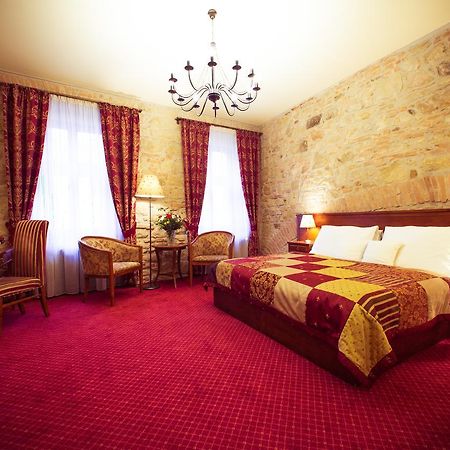 פלזן Hotel Rous מראה חיצוני תמונה