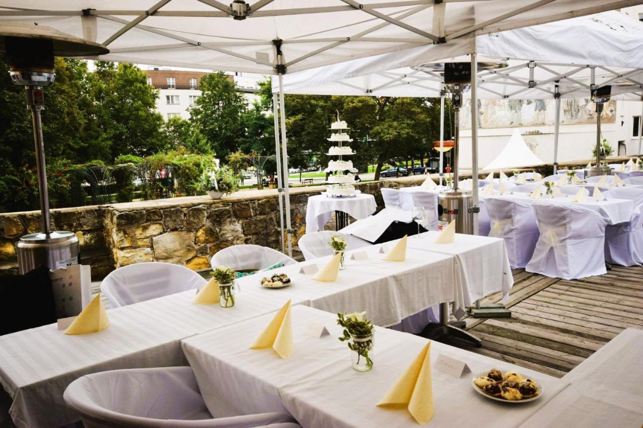 פלזן Hotel Rous מראה חיצוני תמונה