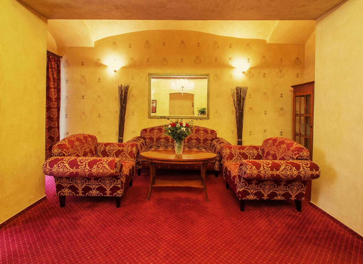 פלזן Hotel Rous מראה חיצוני תמונה